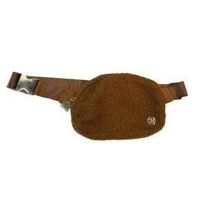Steve Madden Brown Sherpa Belt Bag Cognac Faux Shearling Fanny Pack Gold Hardwar